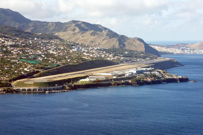 G-EZFD @ Base Rwy 05 LPMA