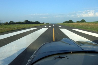 Rwy 07 @ LSZQ